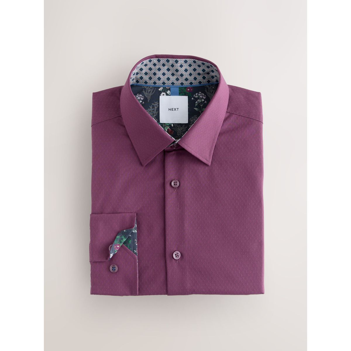 Chemise facile d’entretien à détails texturés rouge bordeaux, NEXT