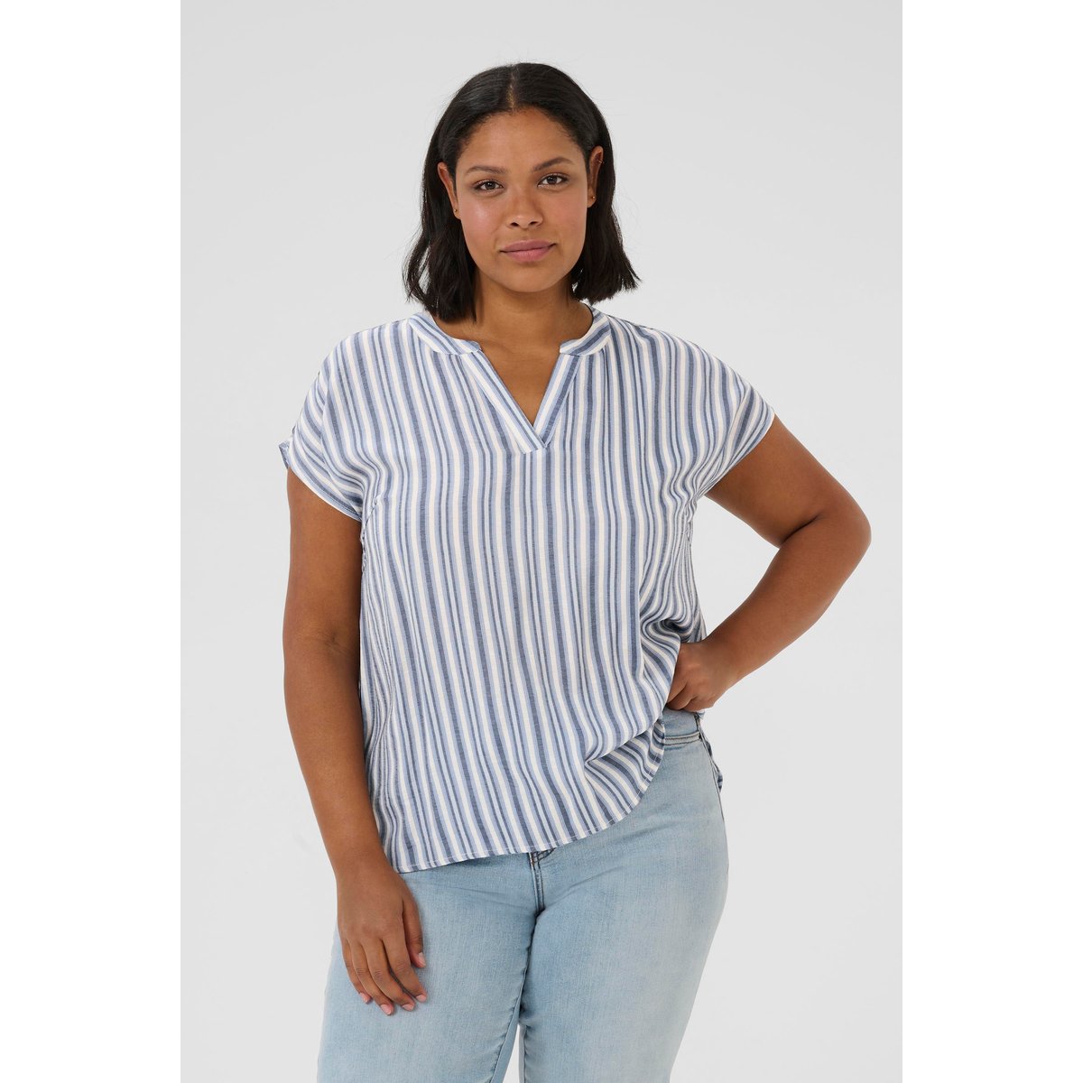 Blouse à manches courtes bleu/blanc chalk stripe, KAFFE CURVE