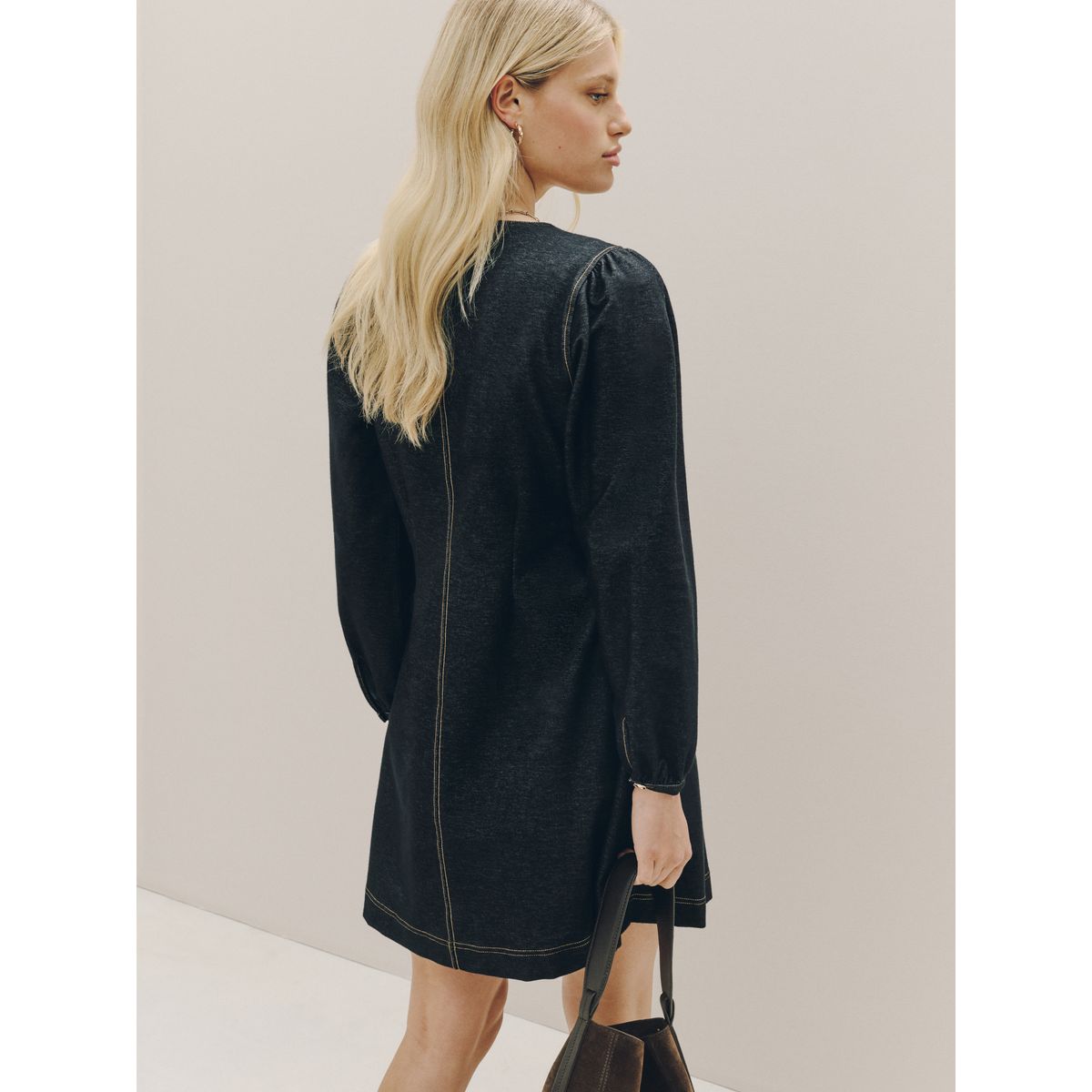 Robe courte cintrée aspect denim noir, NEXT