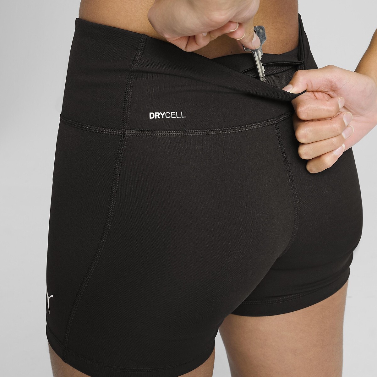 Short de sport ESSENTIAL noir, PUMA