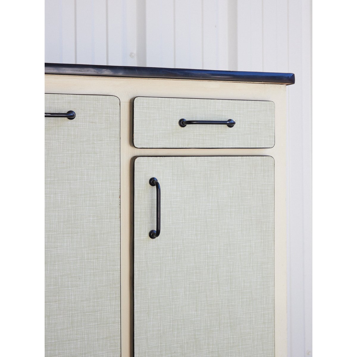 Buffet en formica vert Gilbert N°1900 - Bon état bois clair, DEBONGOUT