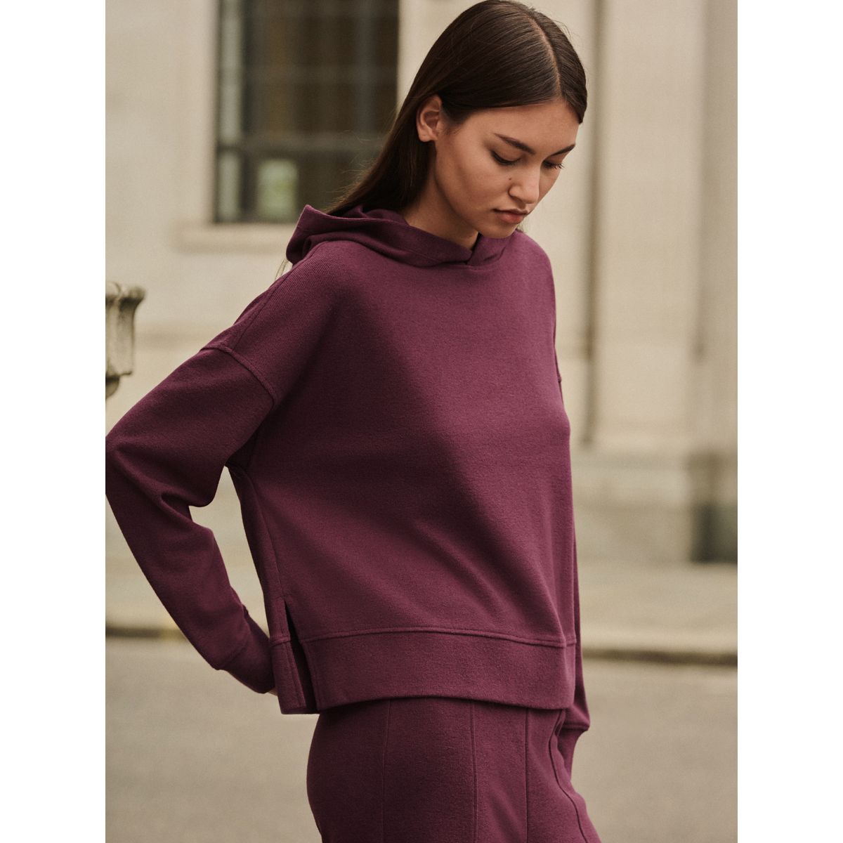 Pull à capuche et col rond côtelé doux bordeaux, NEXT