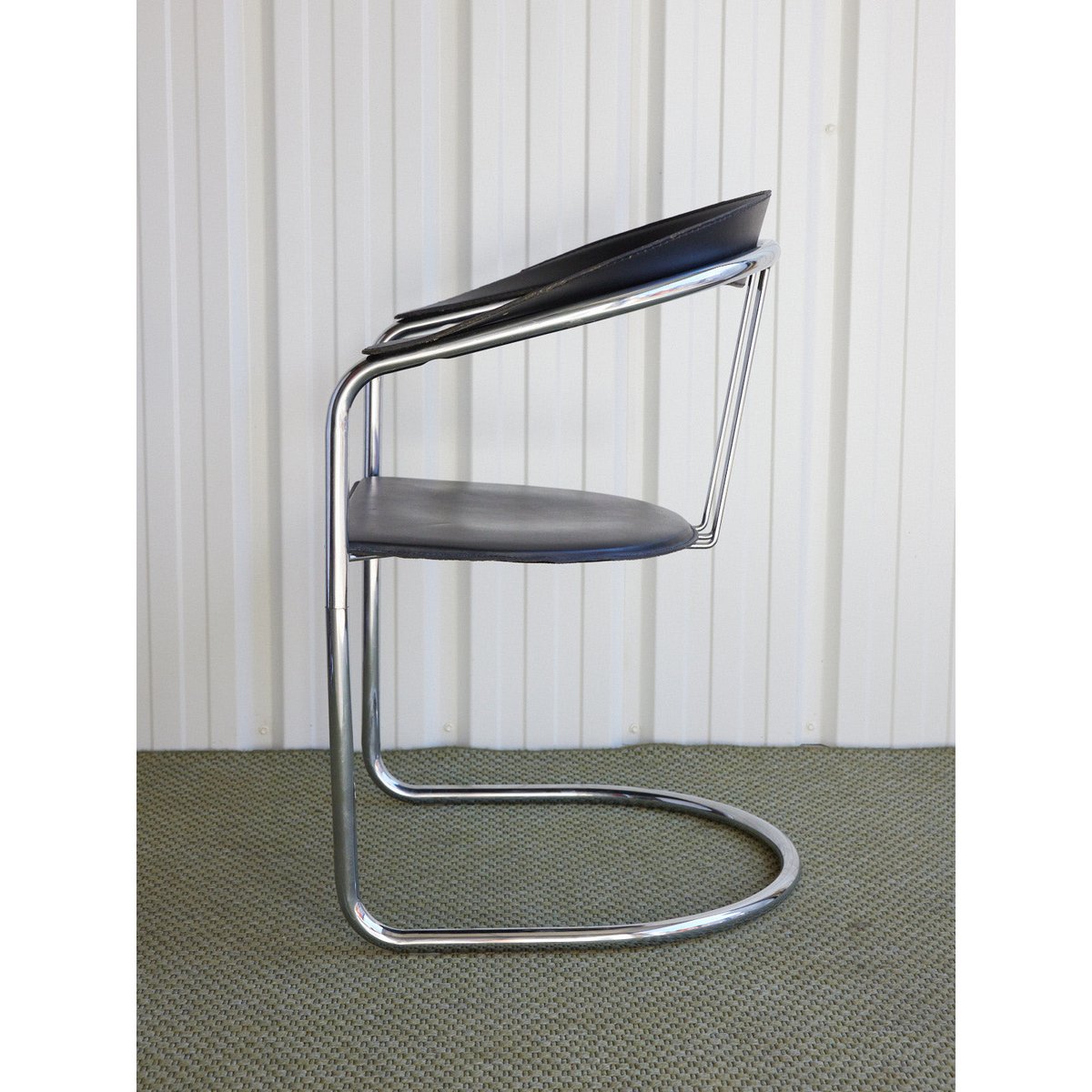 Lot de 4 fauteuils en chrome Jakob N°1397 - Bon état noir, DEBONGOUT