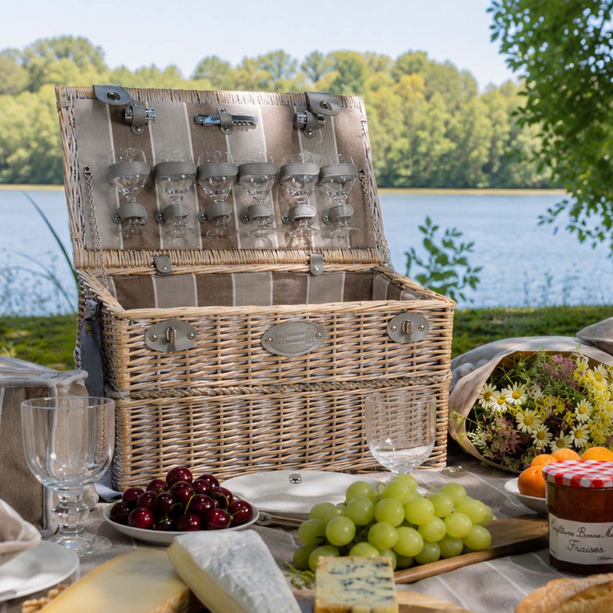 Panier pique-nique + nappe/glacière Chinon 6pers beige et blanc, LES JARDINS DE LA COMTESSE