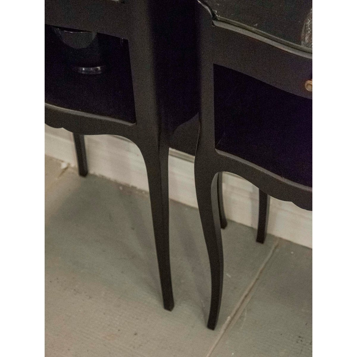 Paire de chevets en bois noir Odile N°1455 - Bon état noir, DEBONGOUT