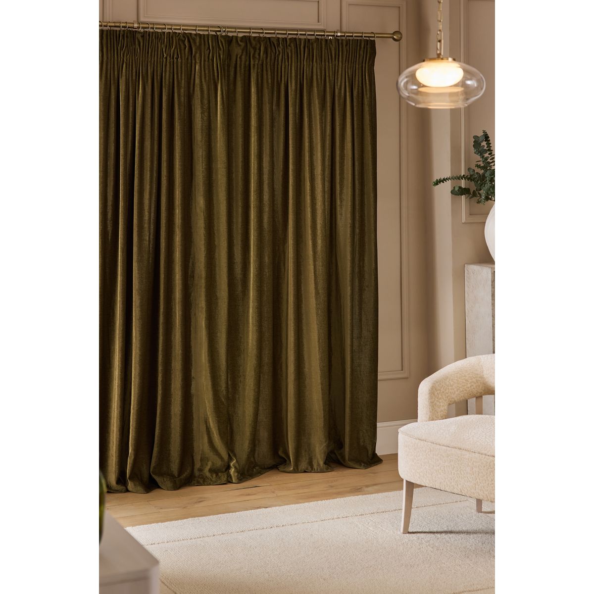 Rideaux doublés en chenille pelucheuse à plis vert olive, NEXT