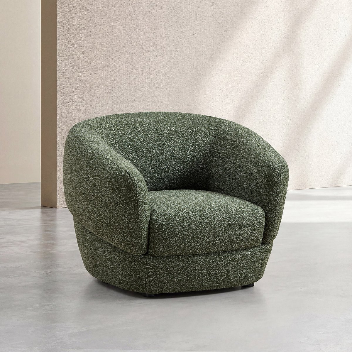 Fauteuil en tissu bouclette courte TEGLIO vert, HABITAT