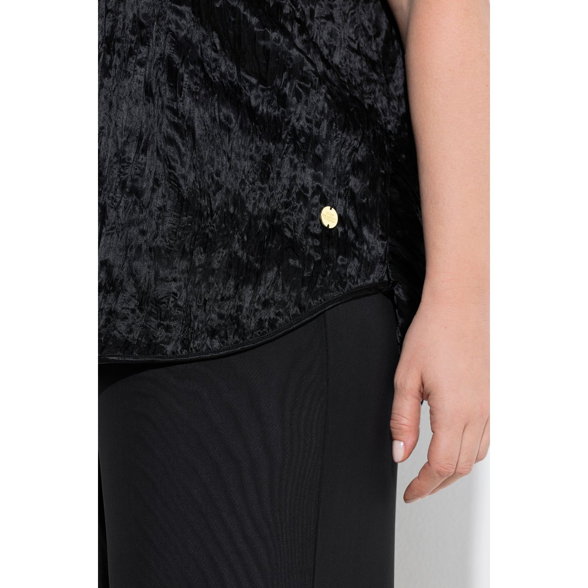 Blouse en acétate effet froissé noir, ULLA POPKEN