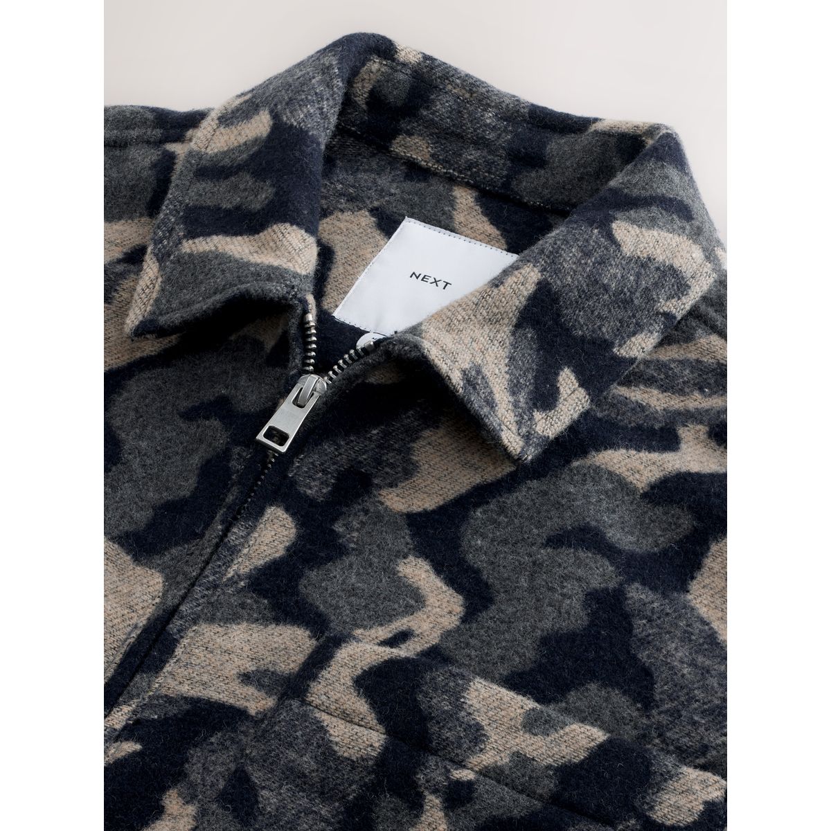 Veste surchemise zippée à motif camouflage bleu marine, NEXT
