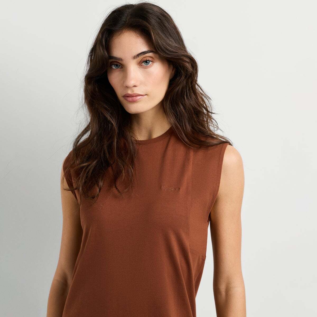Robe Longue À Col Rond brun terre, PEPE JEANS