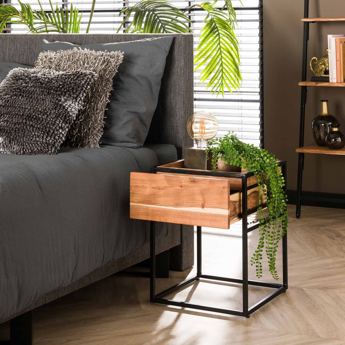 Table de chevet moderne 1 tiroir, 1 plateau MELBOURNE bois naturel, PIER IMPORT