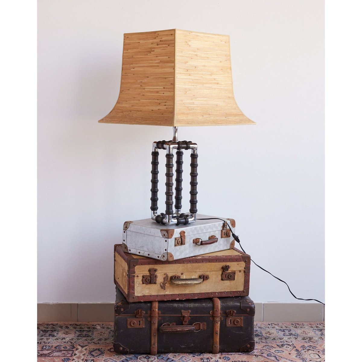 Grande lampe à poser Pagode Julia N°956 - Bon état noir, DEBONGOUT