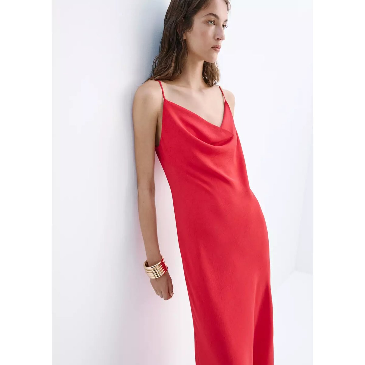 Robe drapée à effet froissé rouge, MANGO