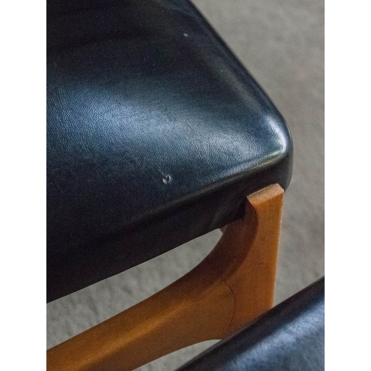 Lot de 4 chaises scandinaves Alma N°1095 - Bon état bois, DEBONGOUT