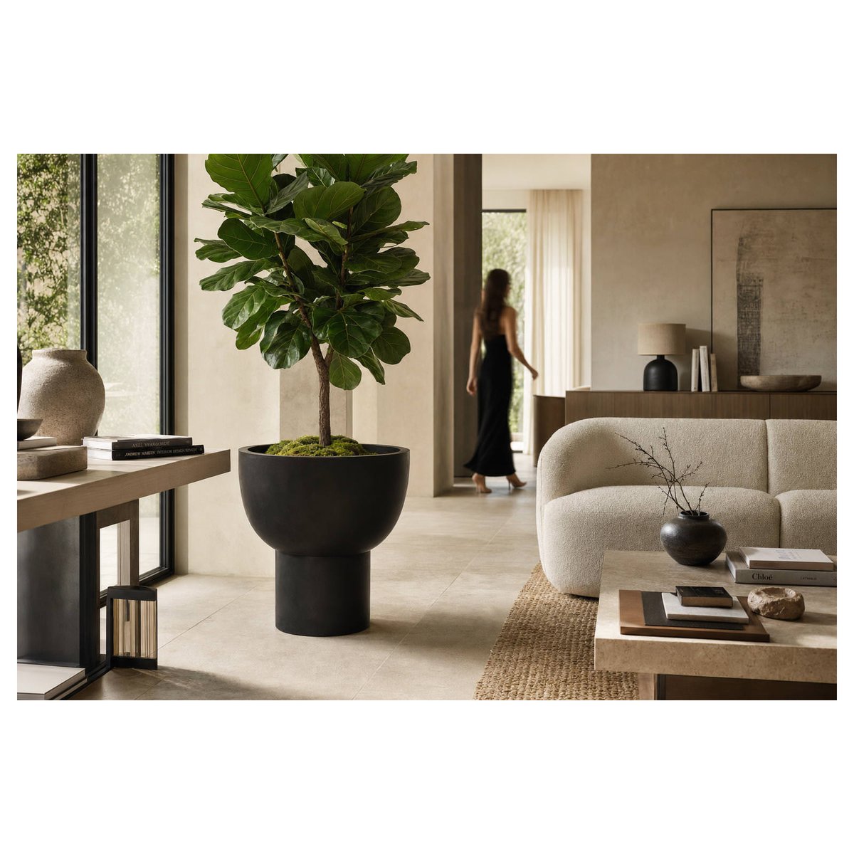 Cache-pot en ciment sur pied noir, RECOLLECTION