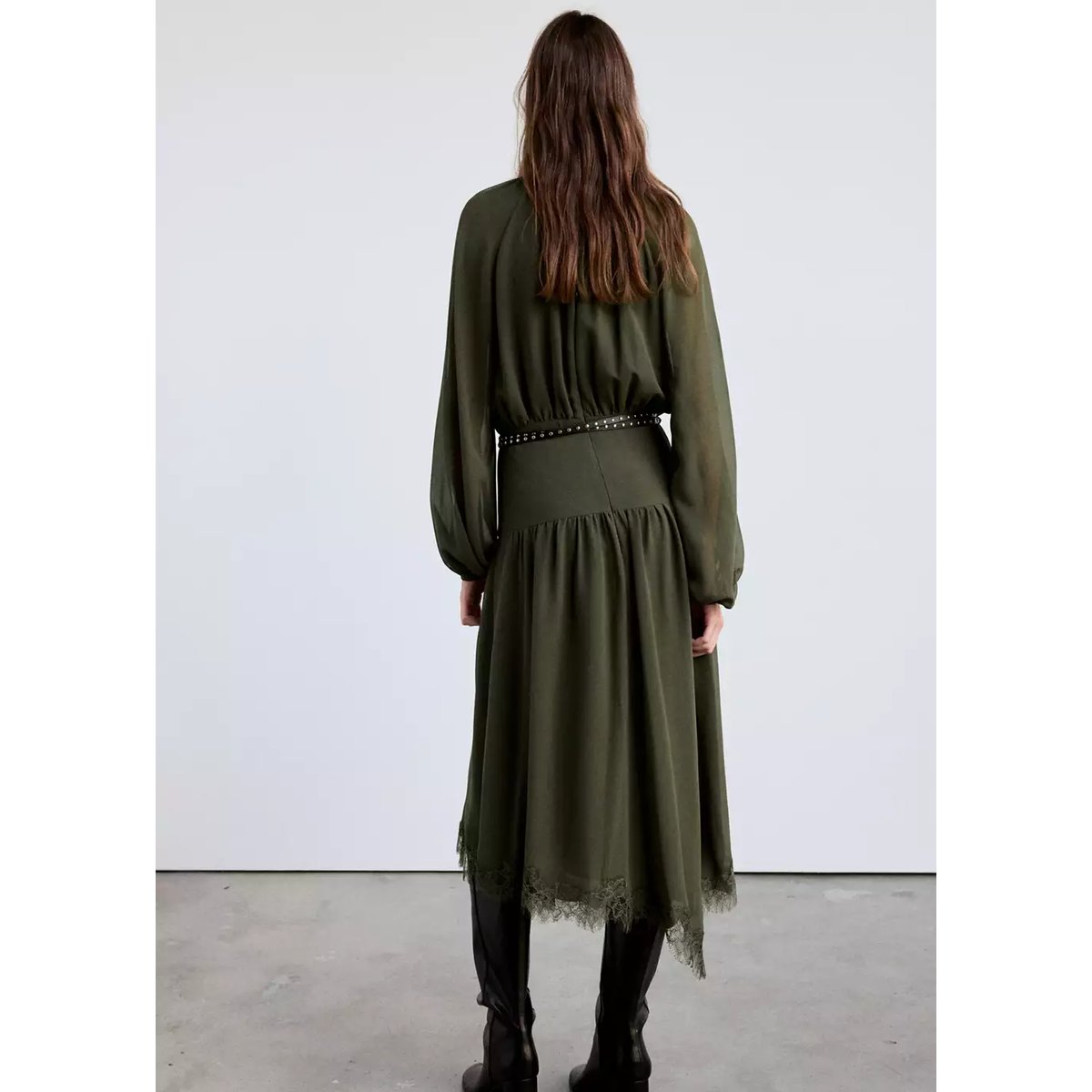 Robe à double ceinture en dentelle moutarde, MANGO