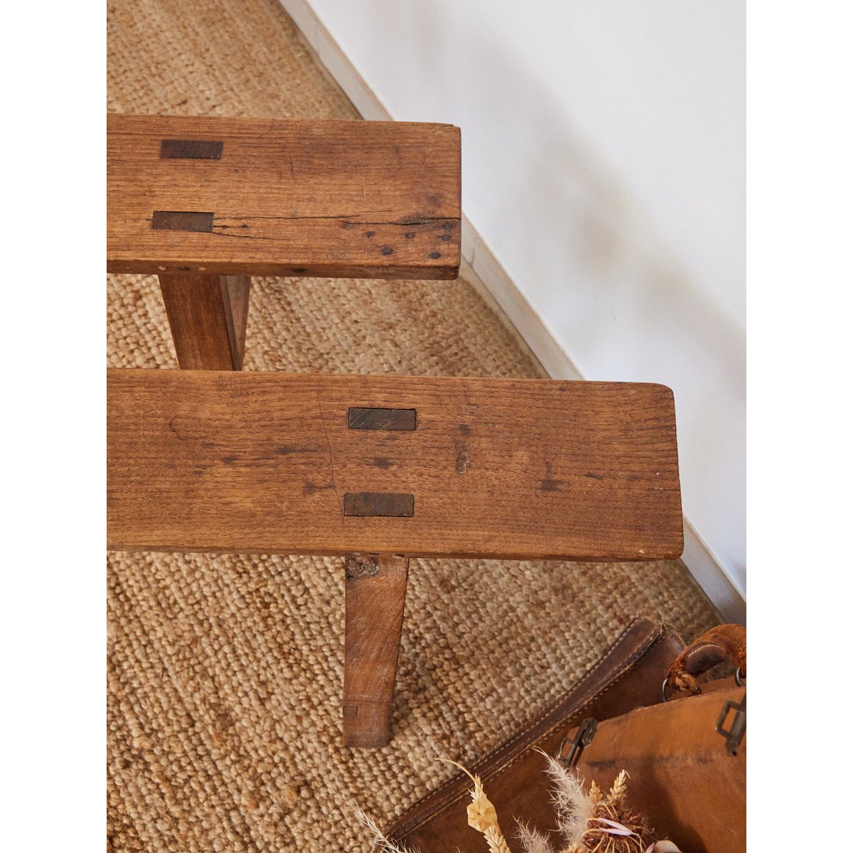 Paire de bancs de ferme en bois Antoine N°434 - Bon état bois clair, DEBONGOUT