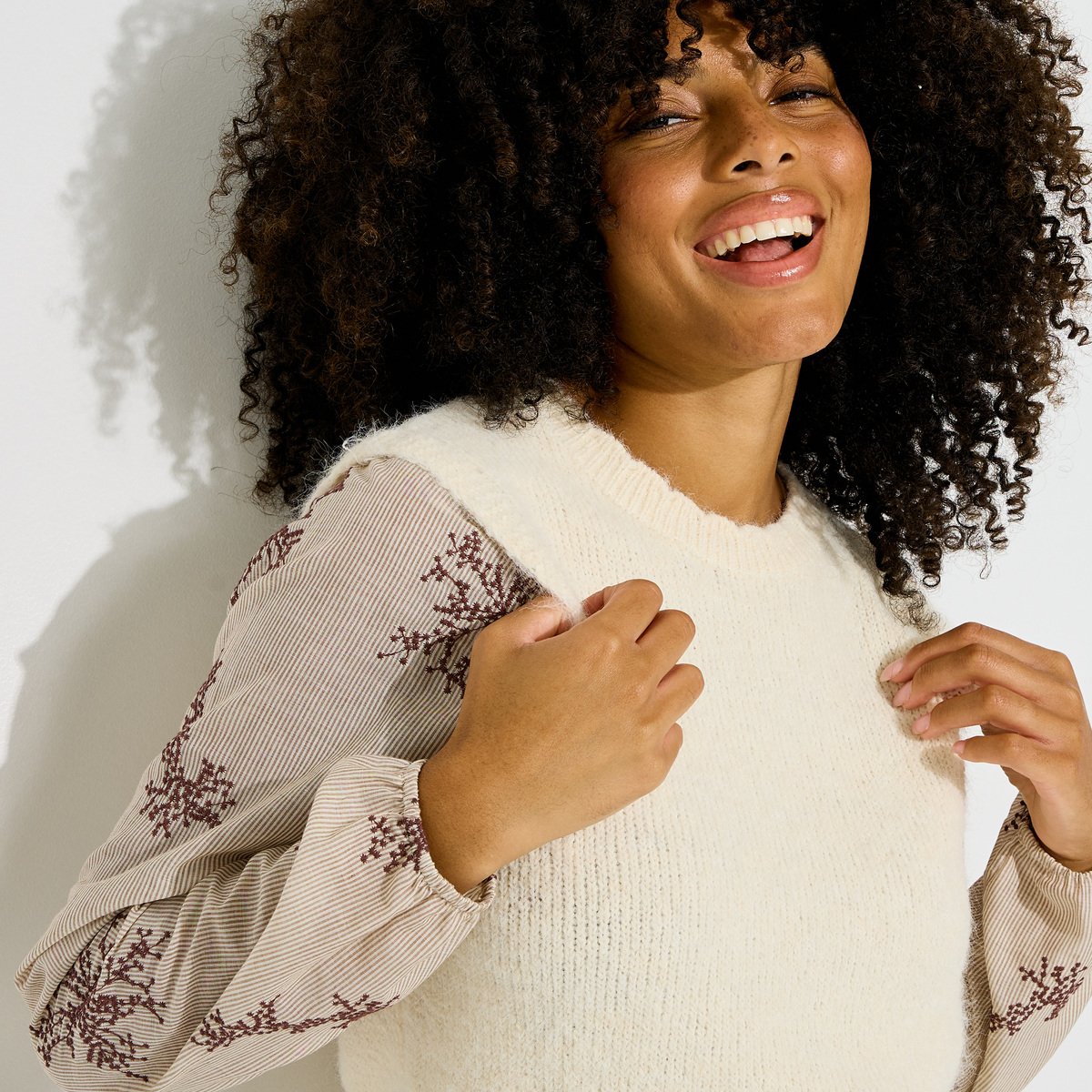 Pull bi-matière brodé beige, GRAIN DE MALICE