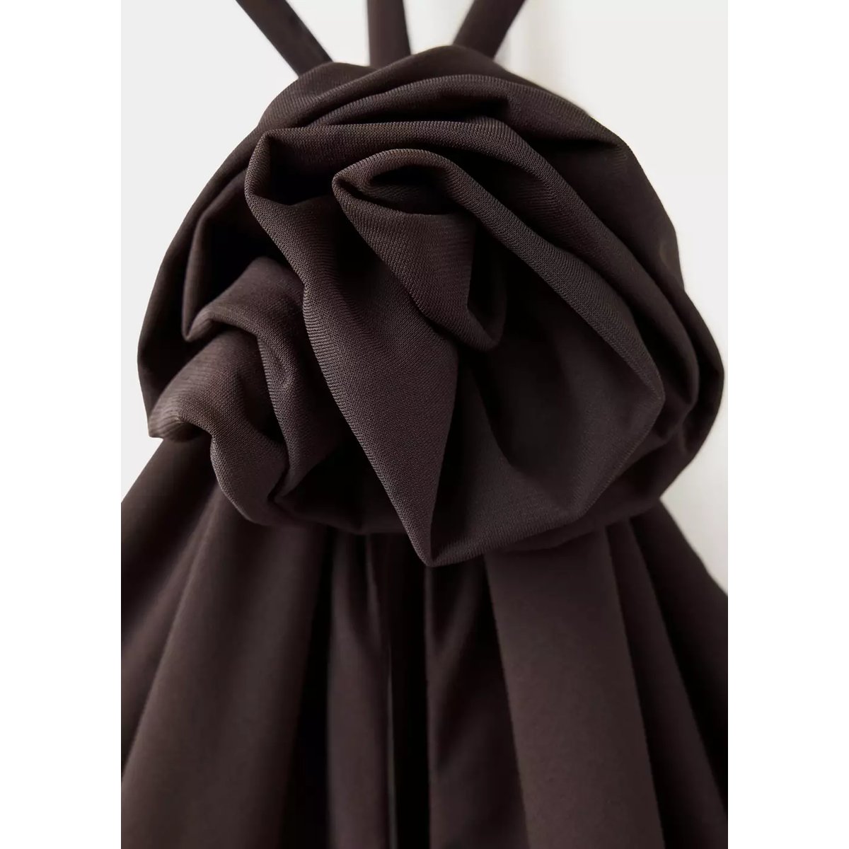 Robe drapée détail fleur marron, MANGO