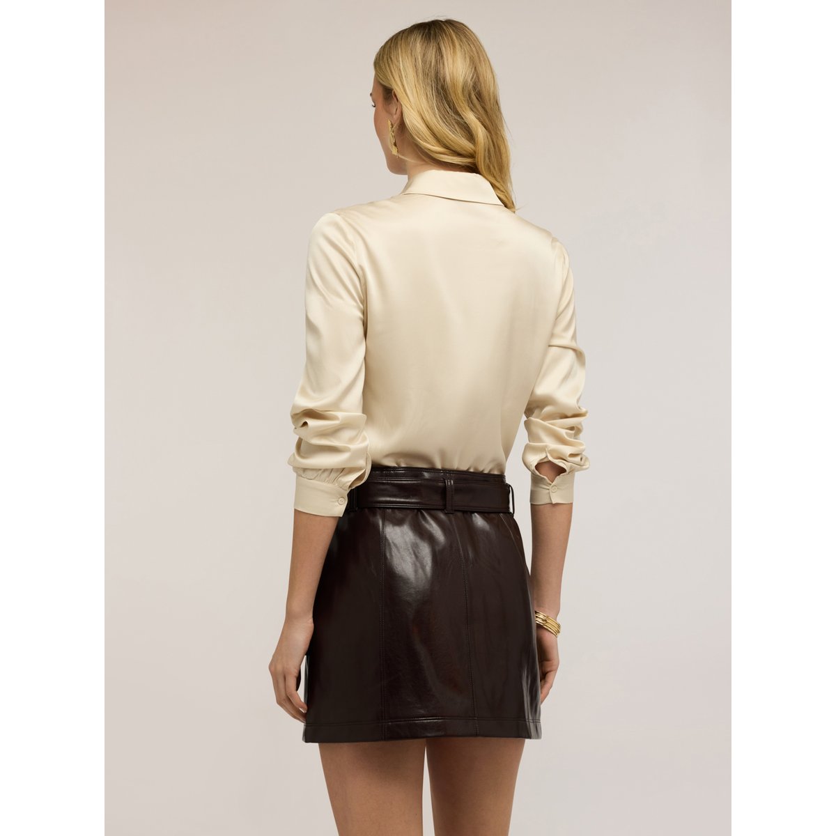 Chemise en satin de viscose beige, MOTIVI