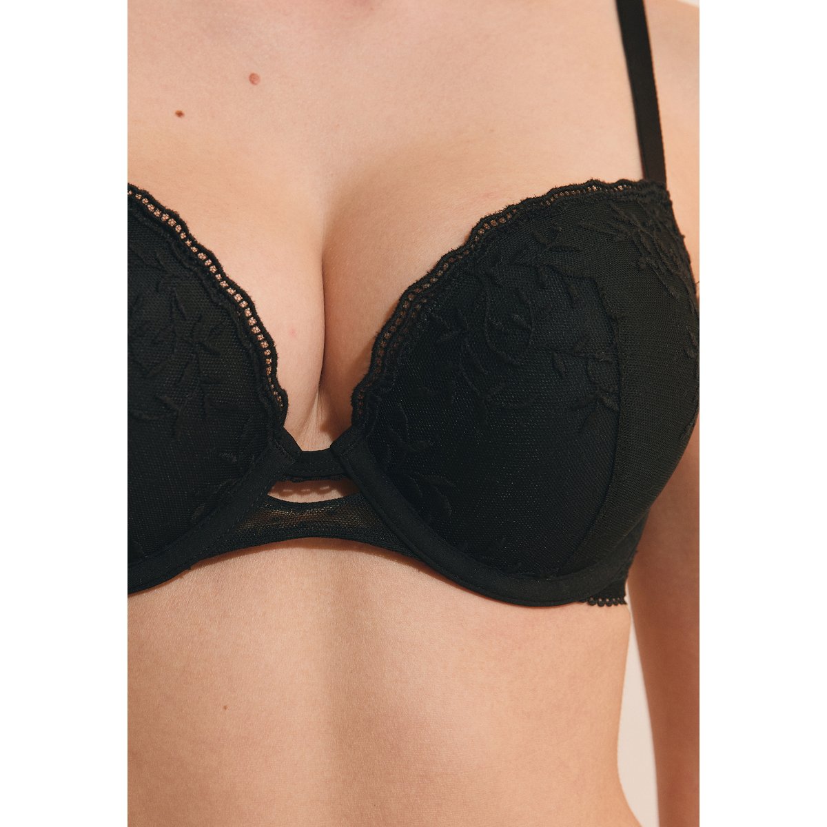 Soutien-gorge N.1 - Le push-up avec broderie AMAZONE noir, ETAM