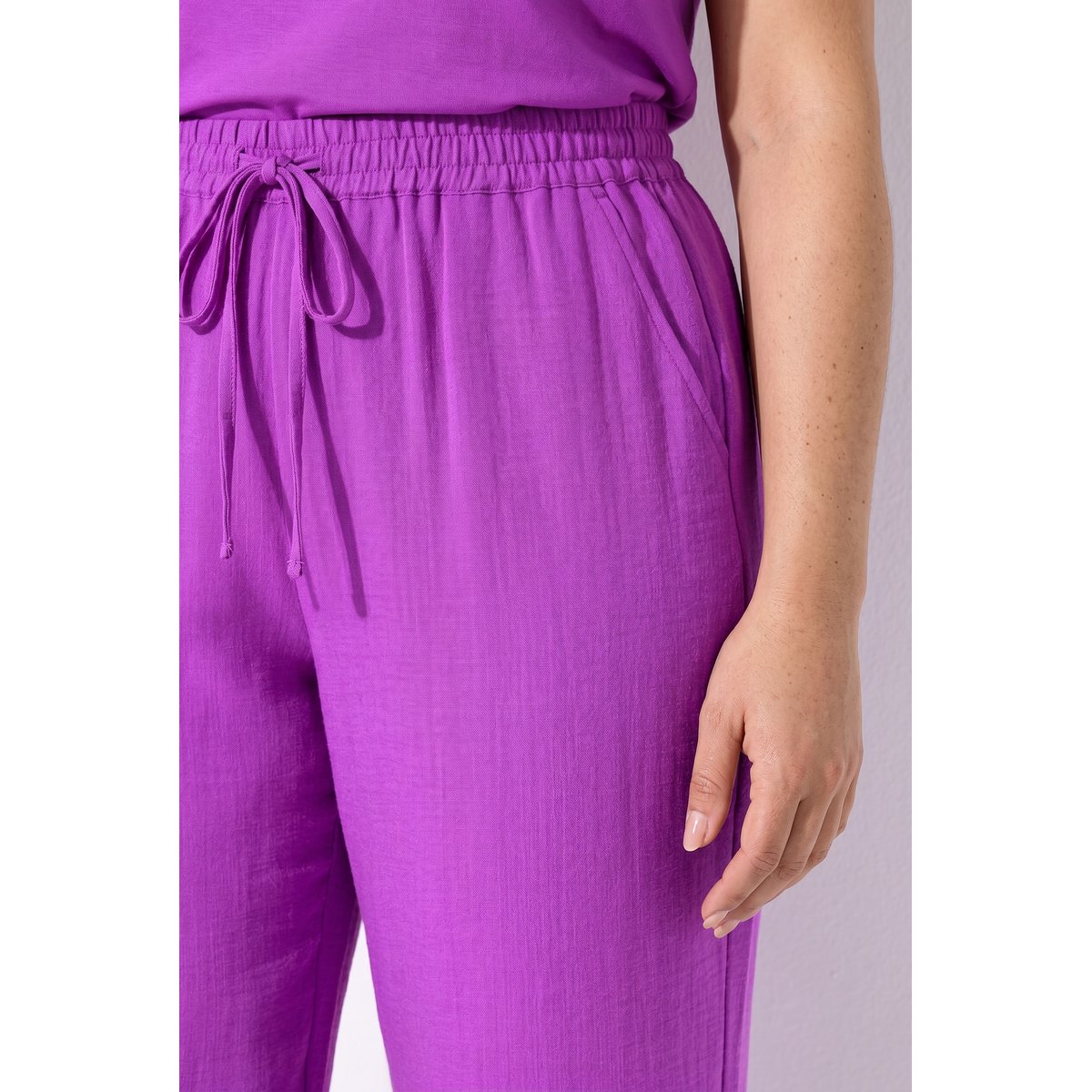 Jupe-culotte à taille élastique. Jambe large violet, ULLA POPKEN