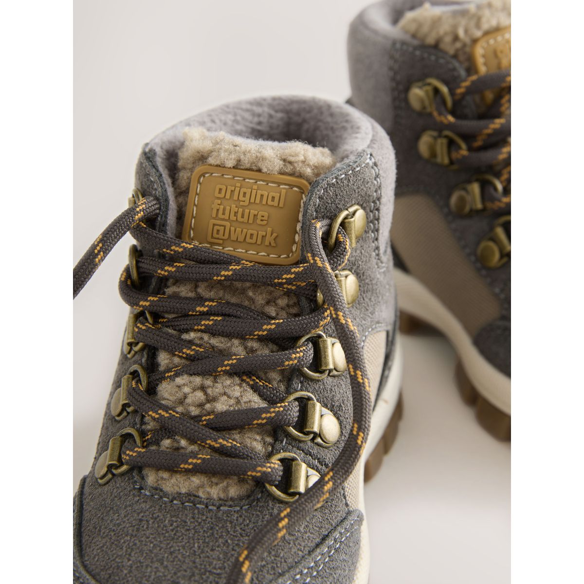 Bottines de marche à lacets gris, NEXT