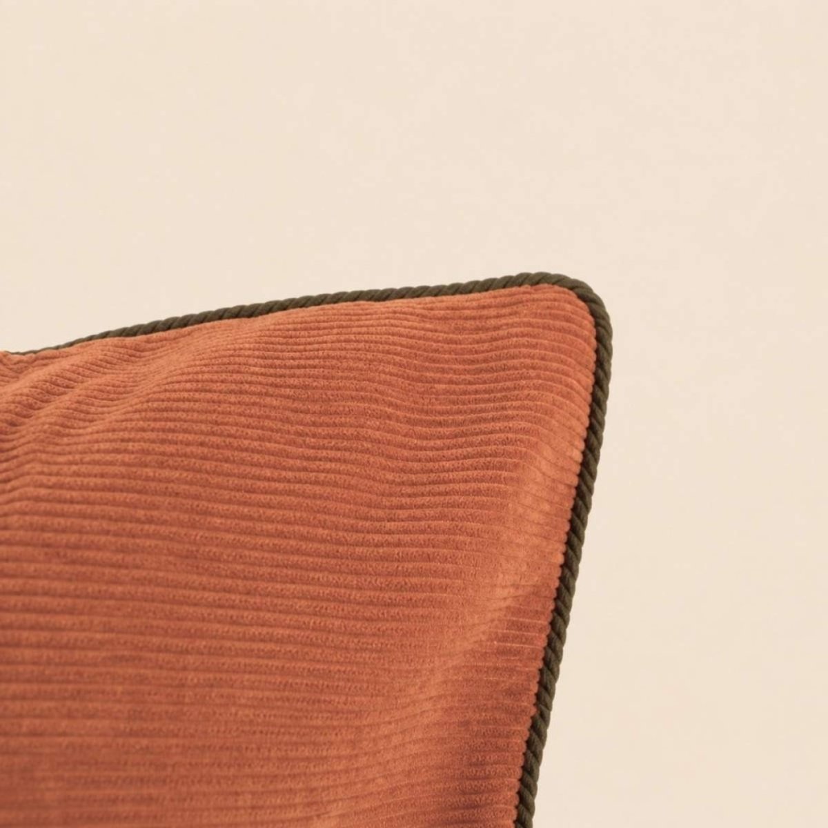 Lot de 2 housses de coussin 35x60cm en velours marron, ORNAMI