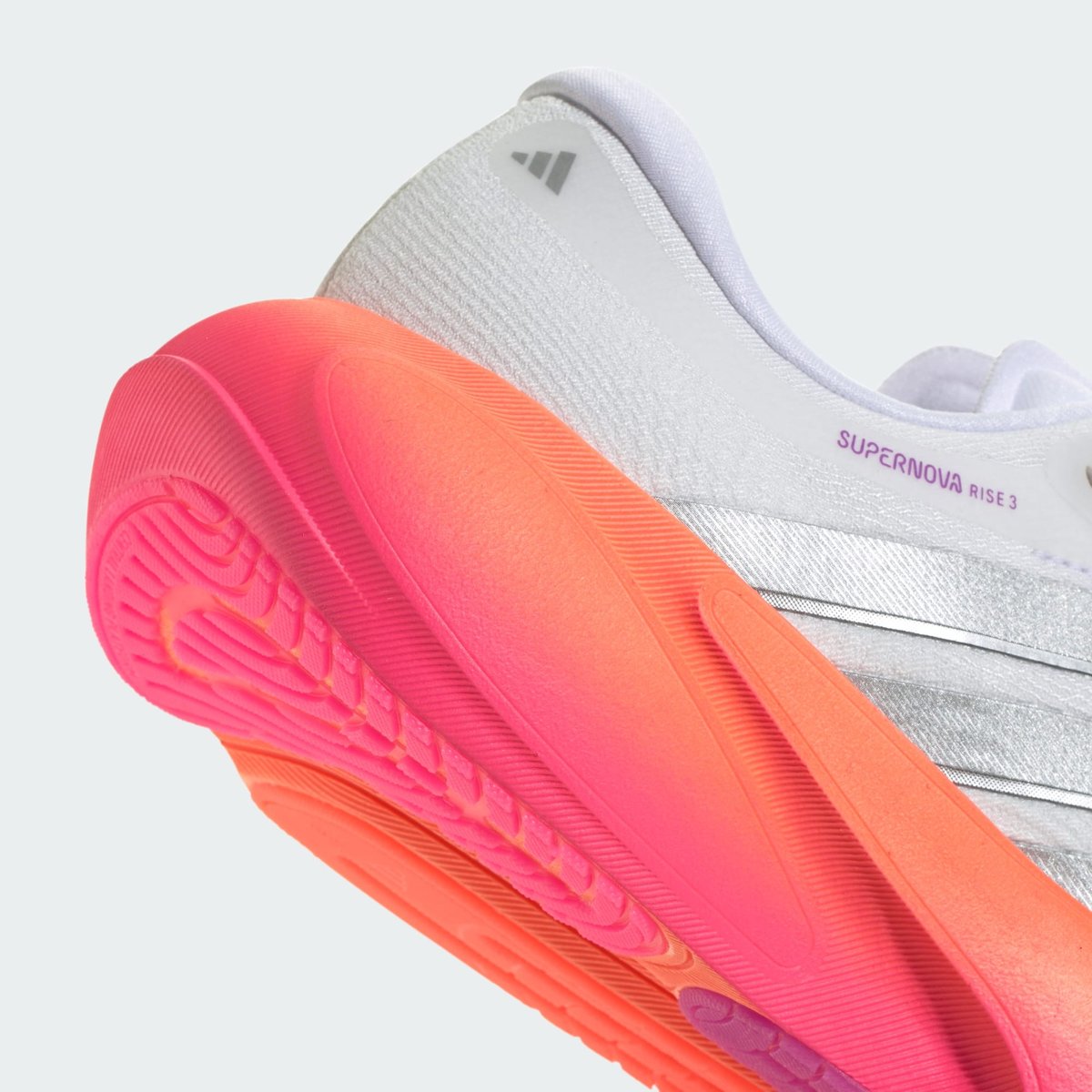 Chaussure De Running Supernova Rise 3 Chaussure De Running Supernova Rise 3 cloud white / silver metallic / lucid pink, adidas Performance