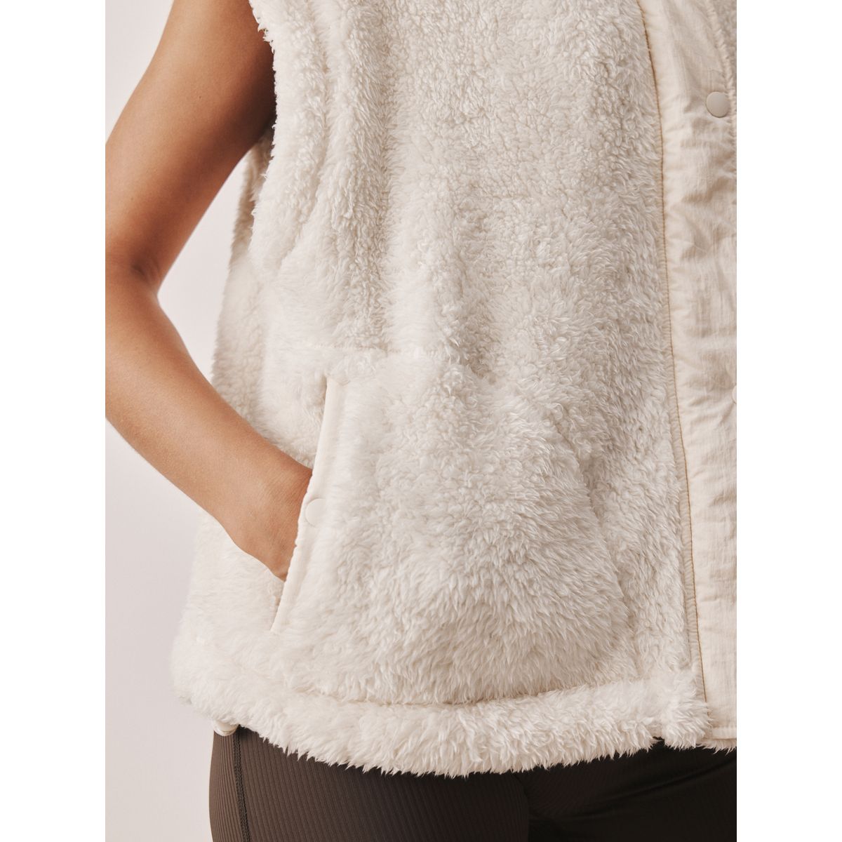 Veste sans manches effet peau de mouton écru, NEXT