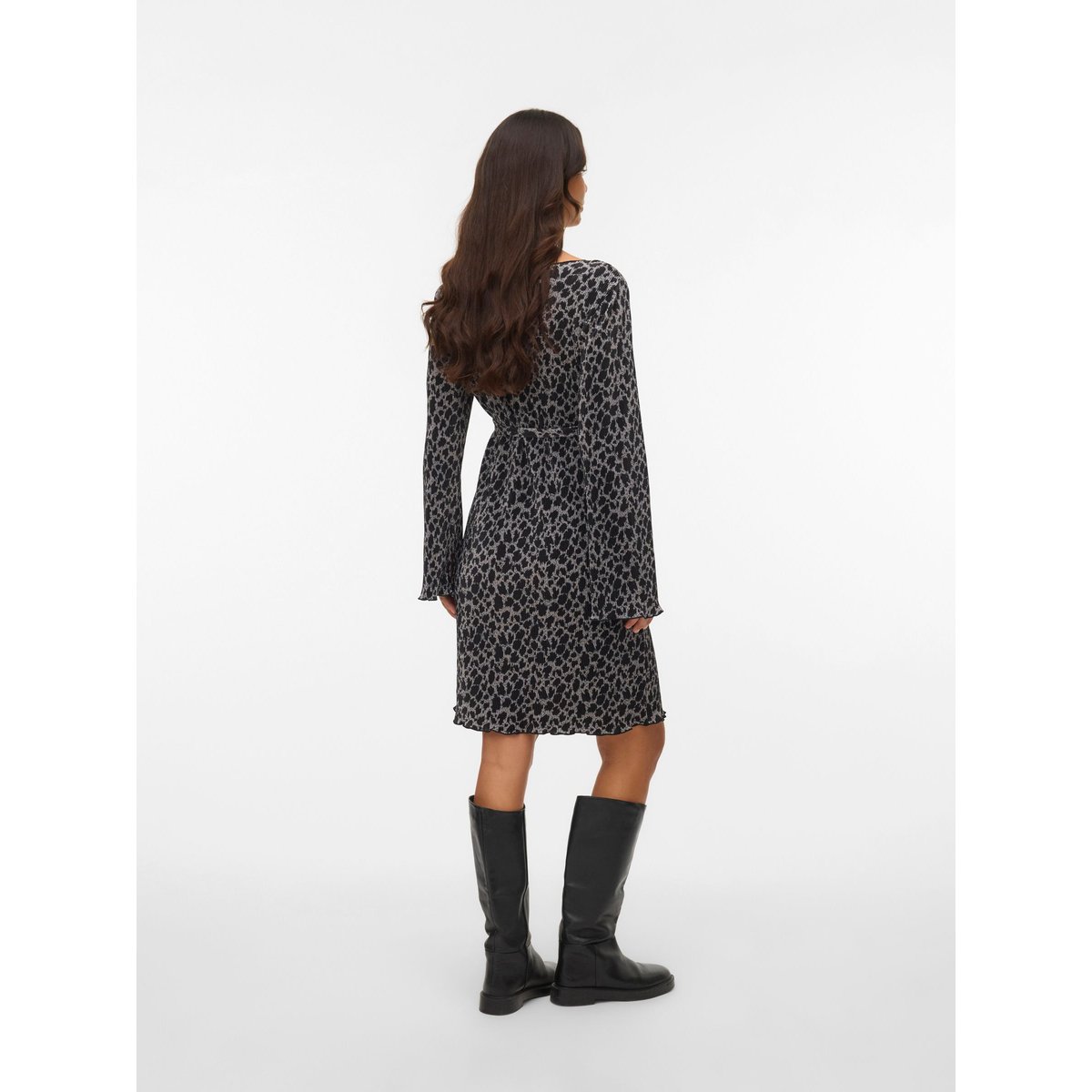 Robe ash, MAMA LICIOUS