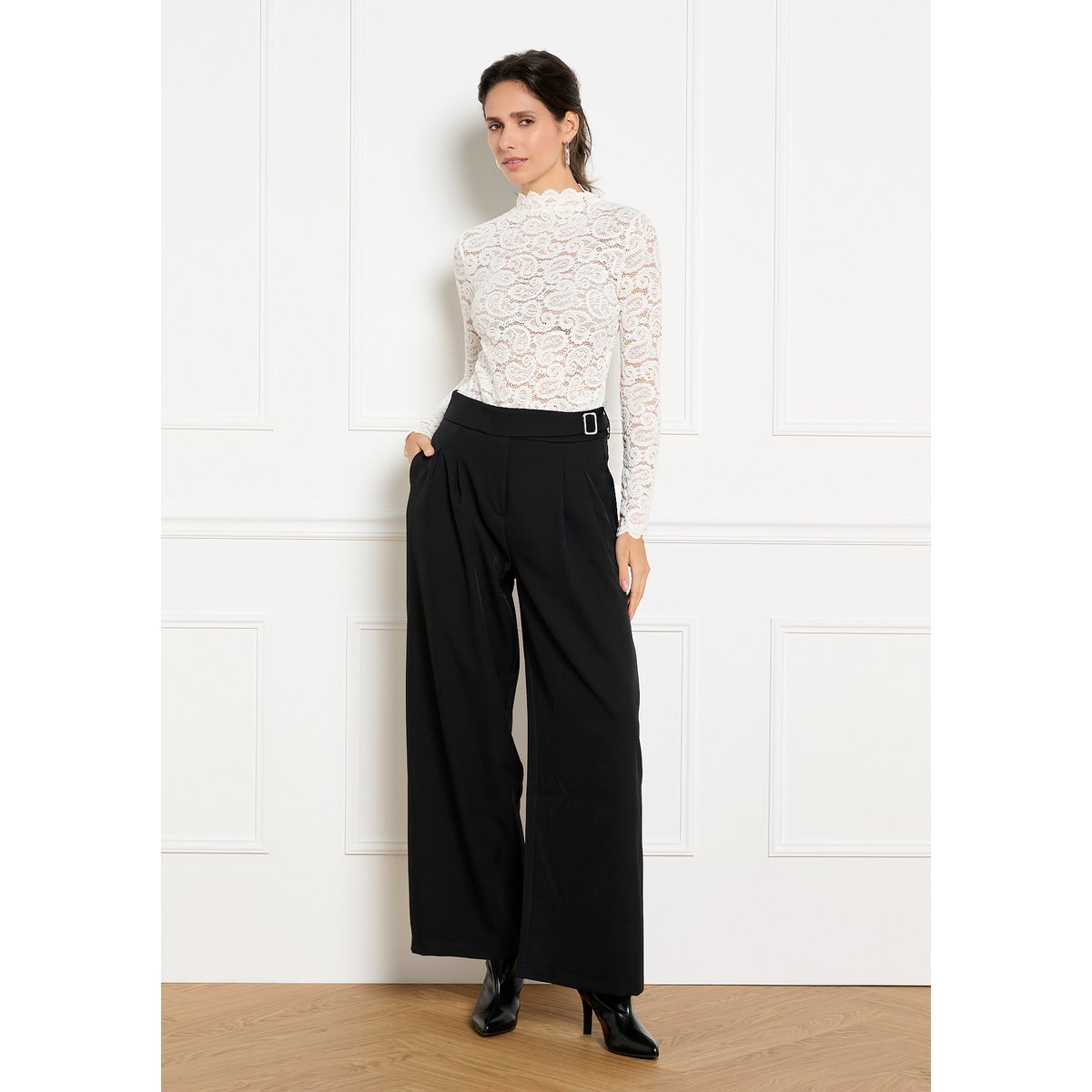 T-shirt col montant en dentelle blanc casse, LOLALIZA