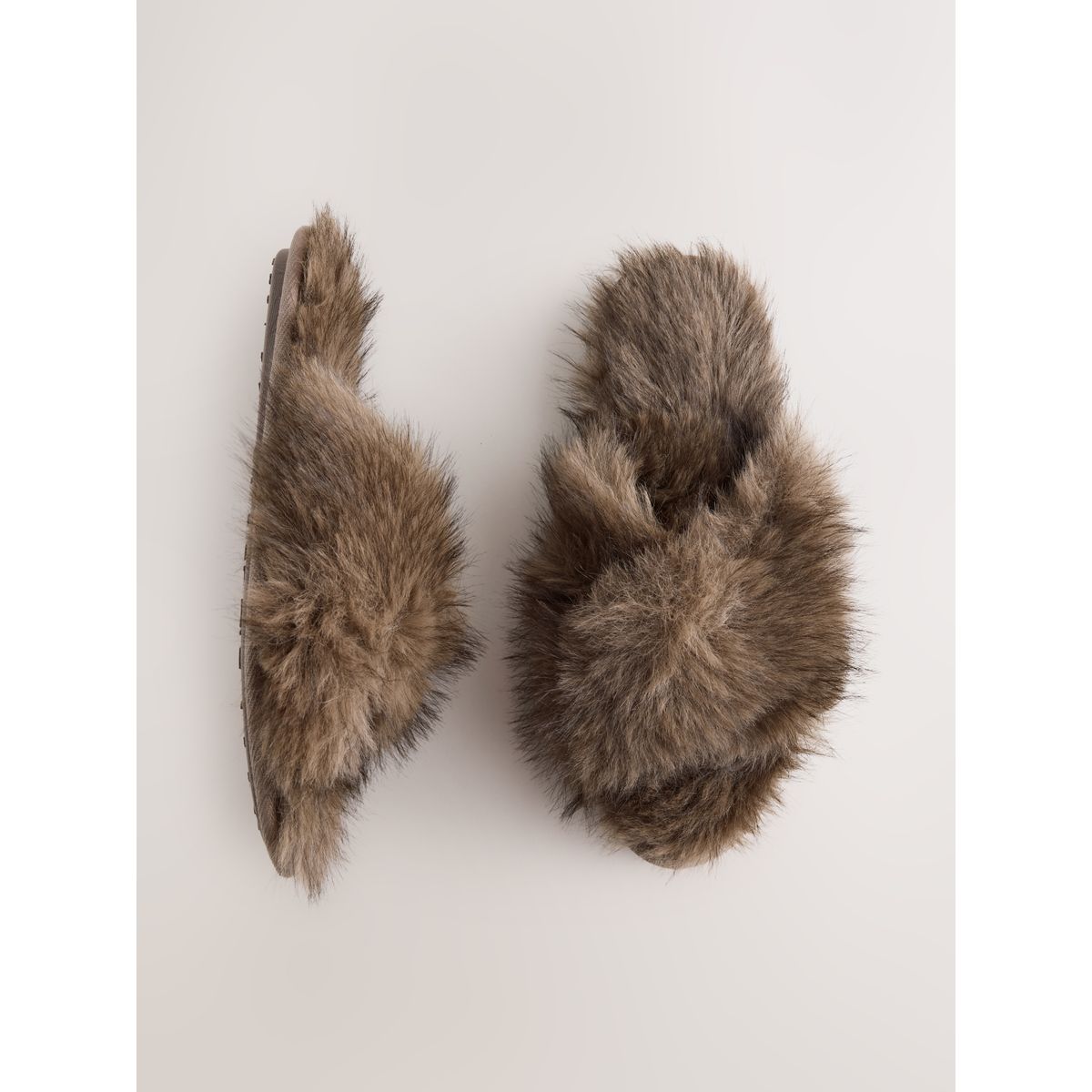 Chaussons ouverts style mules marron chocolat, NEXT