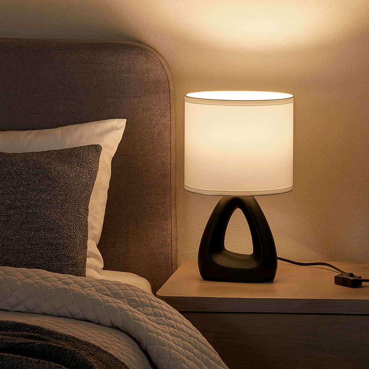 Lampe à poser en céramique noire 17x10x30cm noir, VERSA