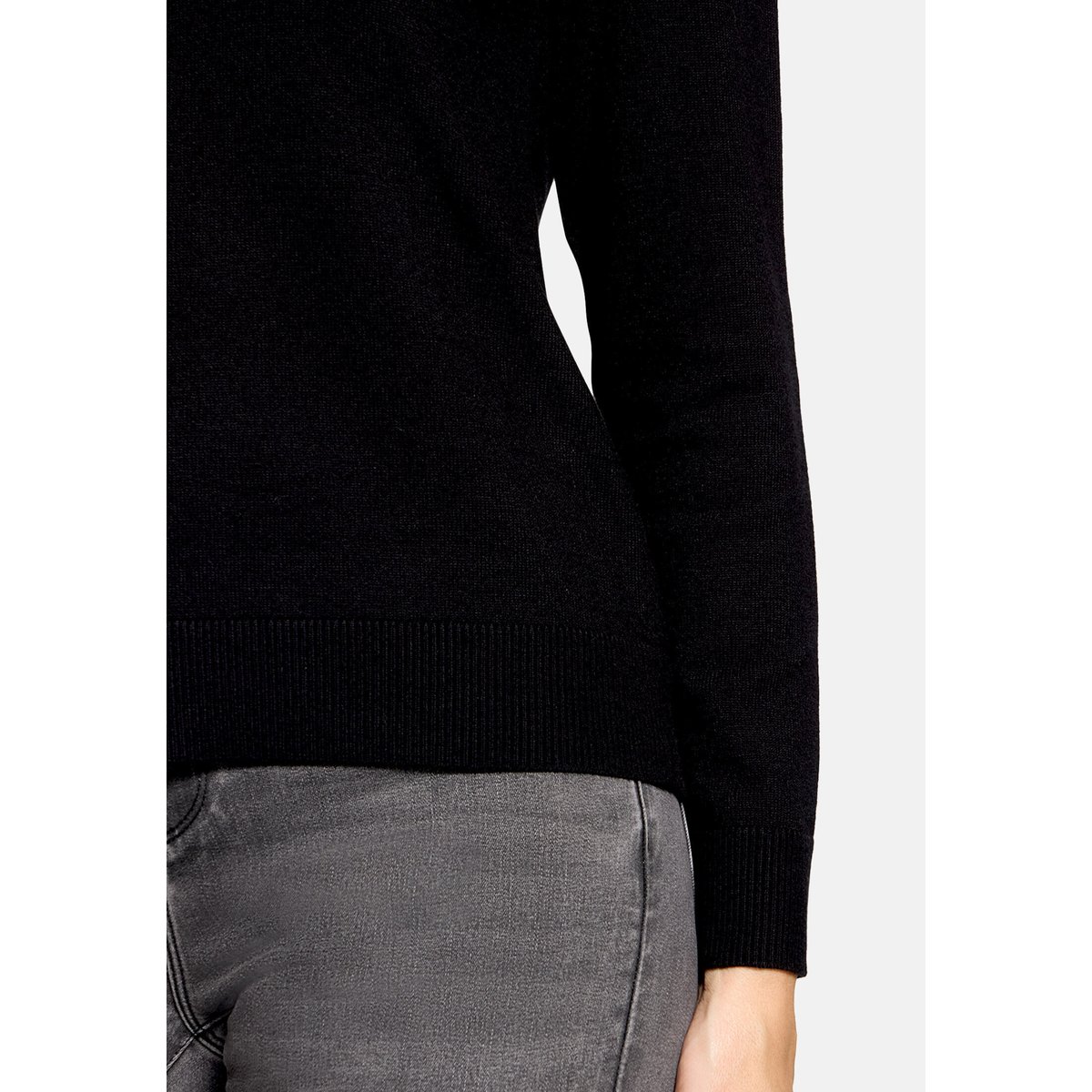 Pull-over en maille basique à encolure ronde noir, BETTY BARCLAY