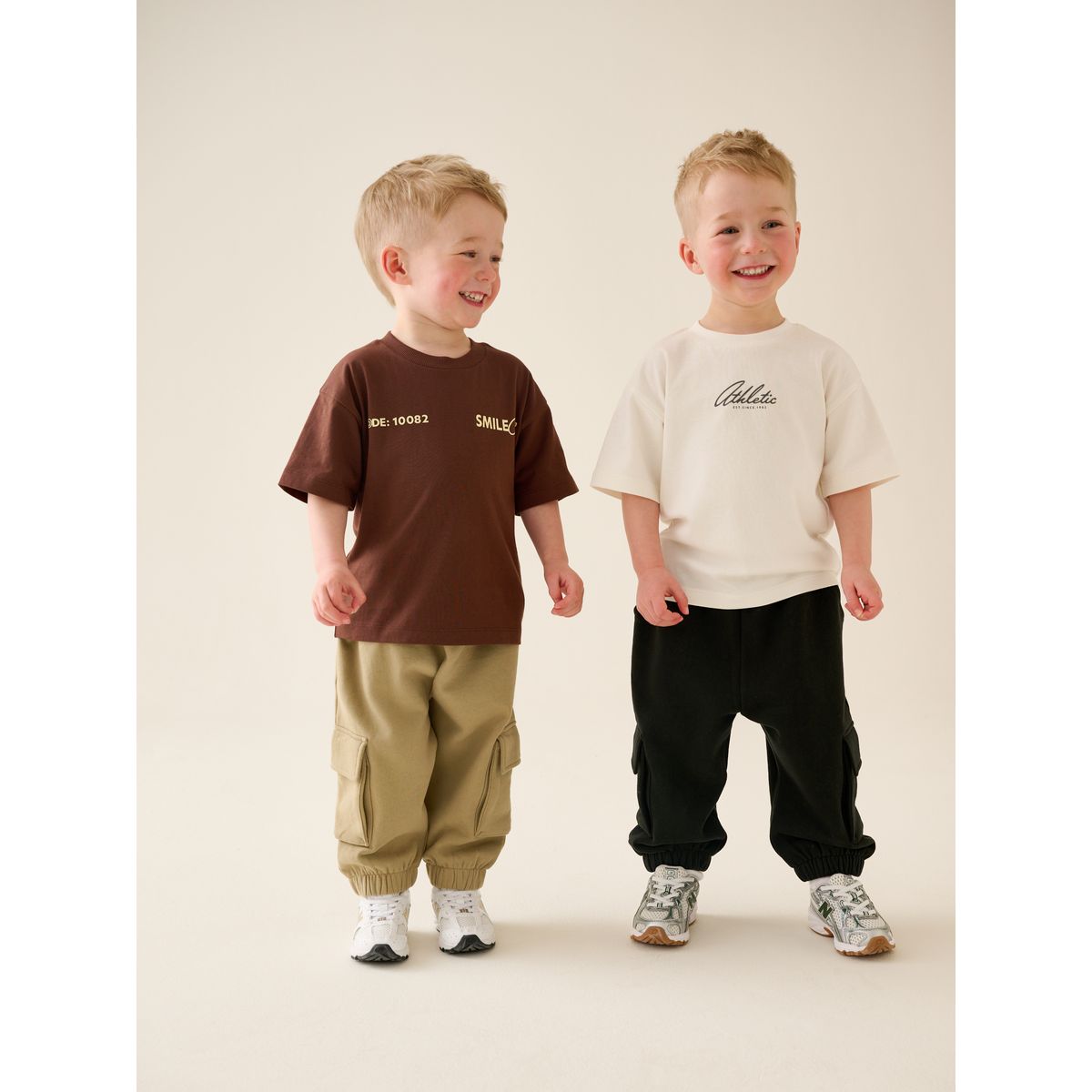 T-shirt et pantalon de jogging, 4 pièces marron/crème, NEXT