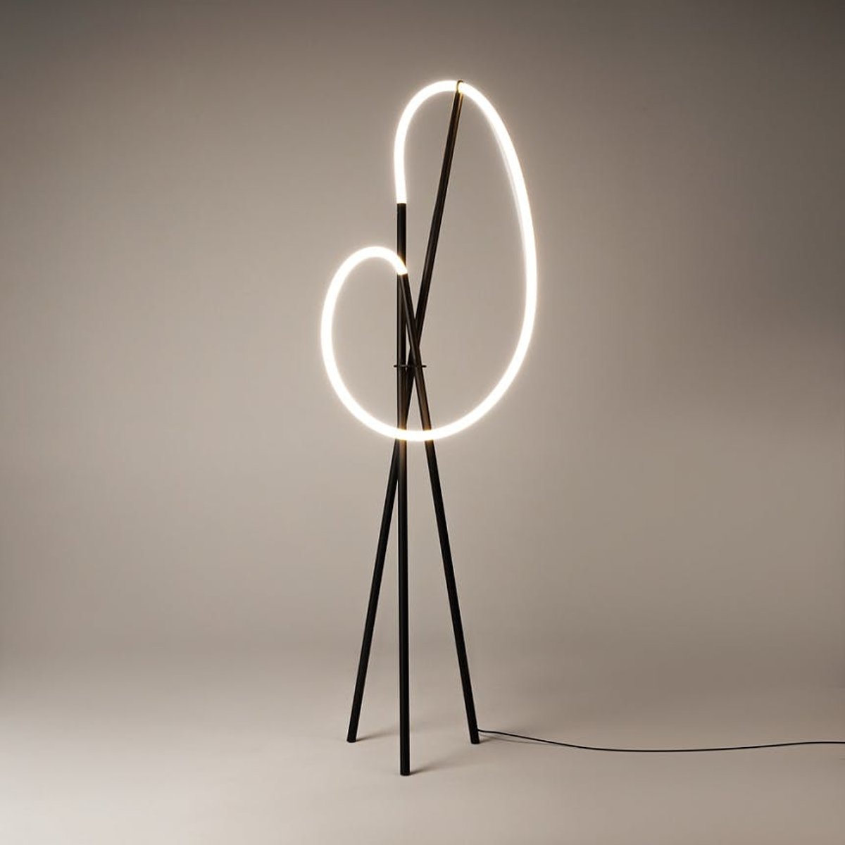 Lampadaire design tube lumineux à LED AURORA noir, PIER IMPORT