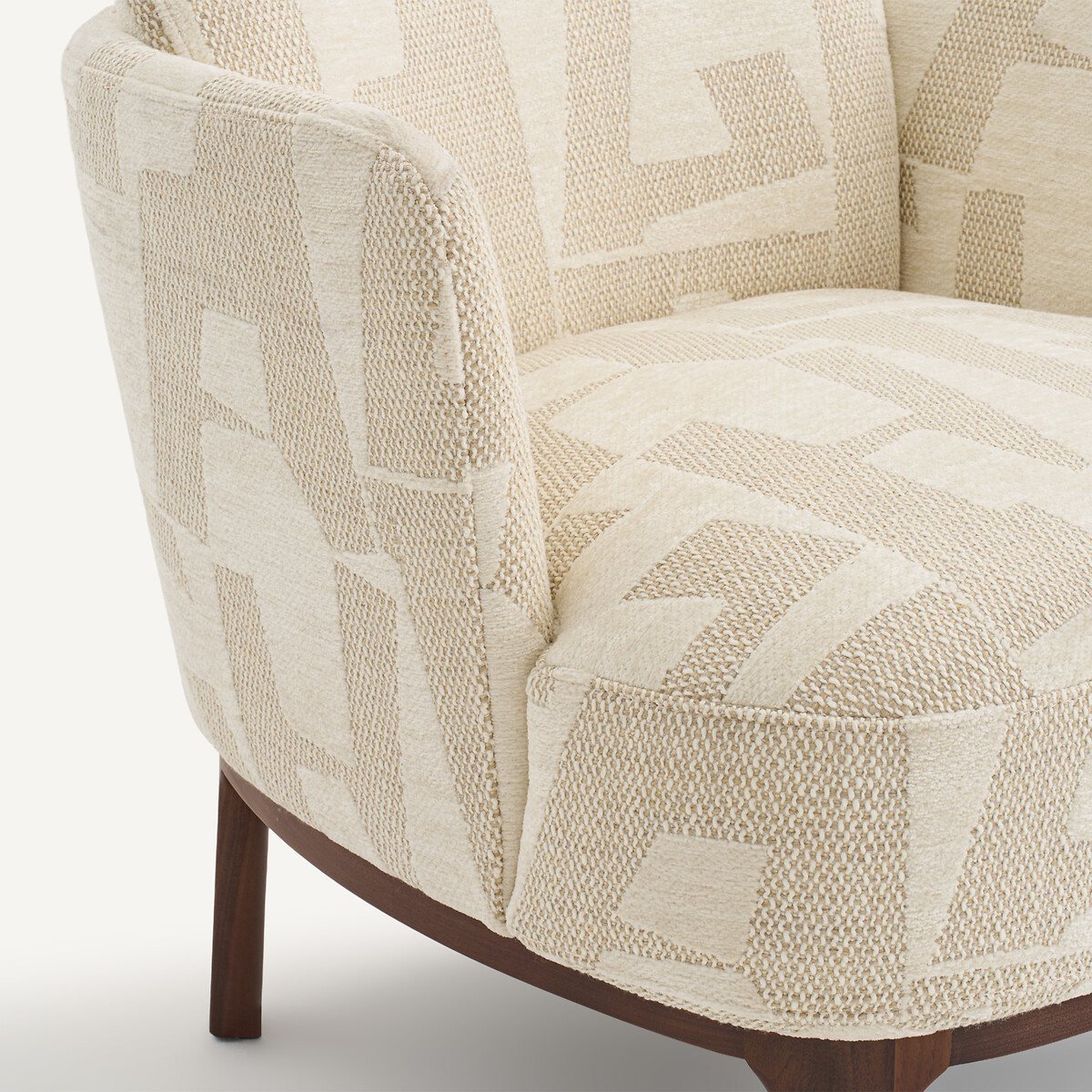 Fauteuil, en noyer massif et tissu jacquard, JABOTE craie écume, AM.PM