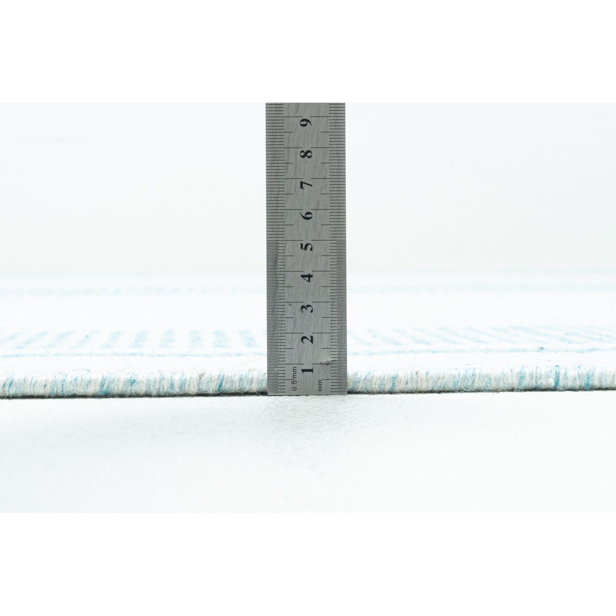 Tapis salon Darwin tissé plat en viscose turquoise, THEKO