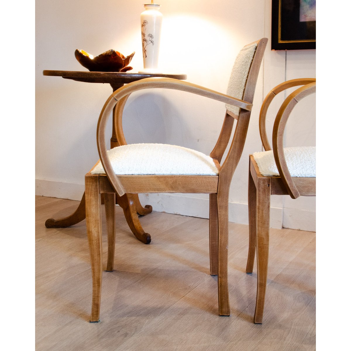 Paire de fauteuils en hêtre Ernest N°952 - Bon état bois clair, DEBONGOUT