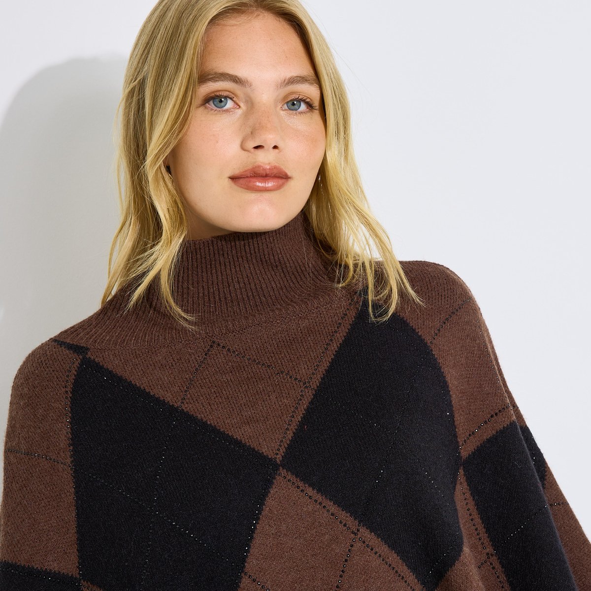 Poncho motif argyle avec sequins marron, GRAIN DE MALICE