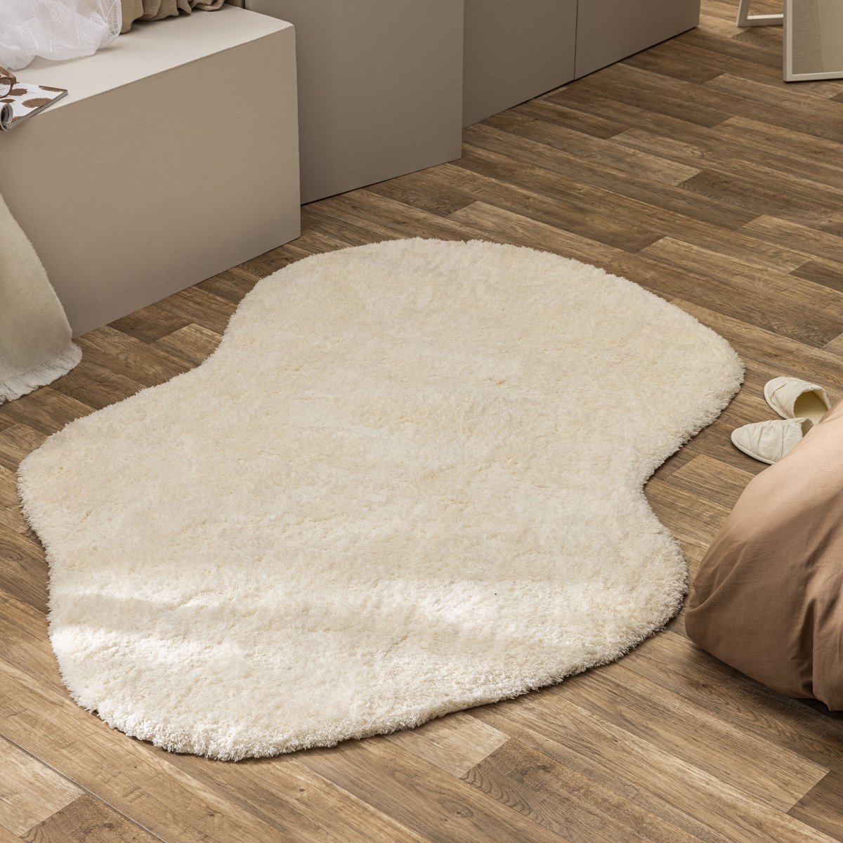 Tapis en polyester à poils longs, TALKA blanc, INSPIRE