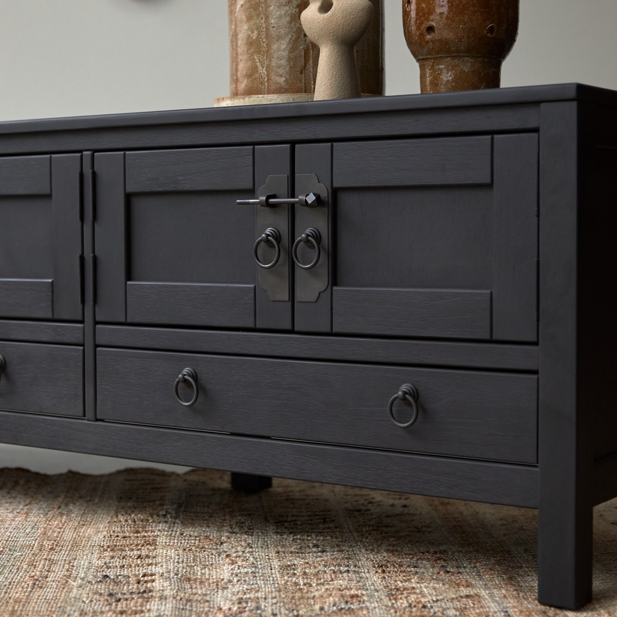 Meuble Hi-FI, TV en Pin massif, THAKI BLACK noir, TIKAMOON