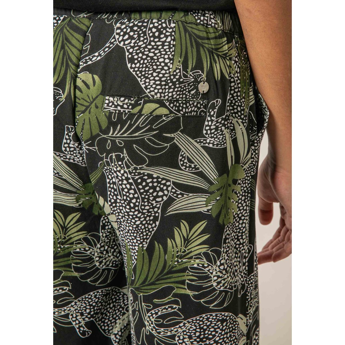 Pantalon large fille imprimé jungle LEOVA black, DEELUXE