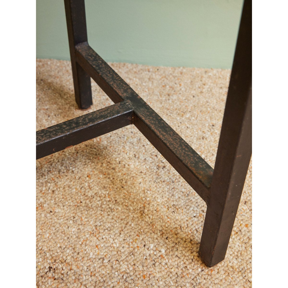 Bureau vintage en bois menthe à l'eau Yvan N°575 - Bon état noir, DEBONGOUT