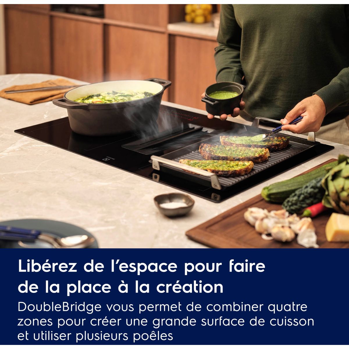 Plaque induction aspirante KCC84440 - Hotte centrale intégrée 80cm couleur unique, ELECTROLUX