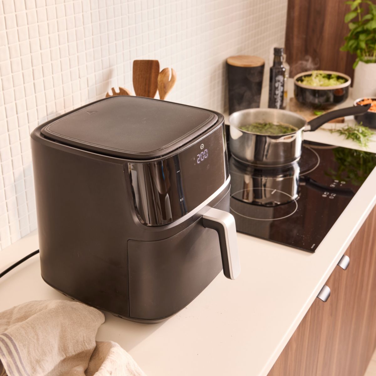 Friteuse sans huile EAF4 Dual heat 7.6L couleur unique, ESSENTIEL B