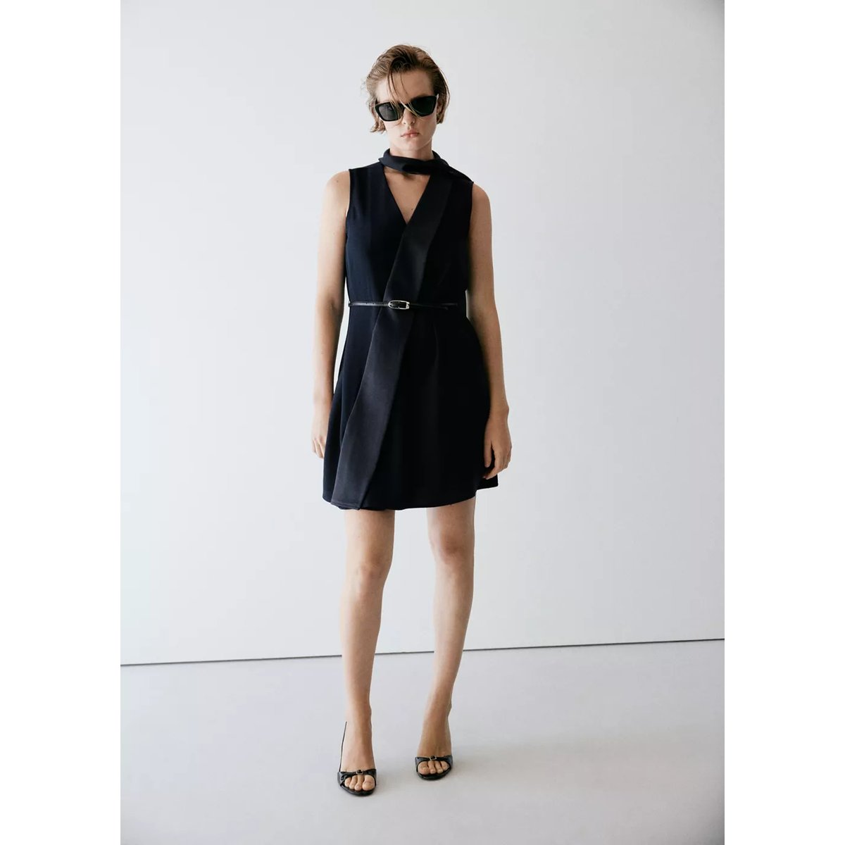Robe à nœud avec ceinture bleu marine, MANGO
