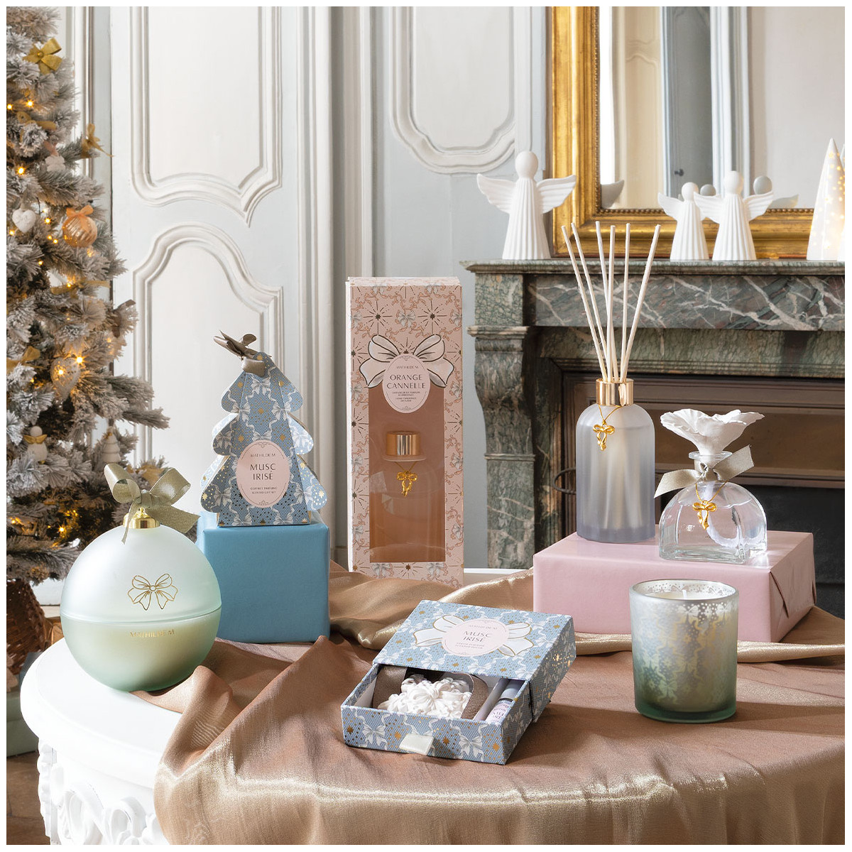 Bougie 160 g parfum Sapin Doré RUBANS DE FÊTE vert, MATHILDE M