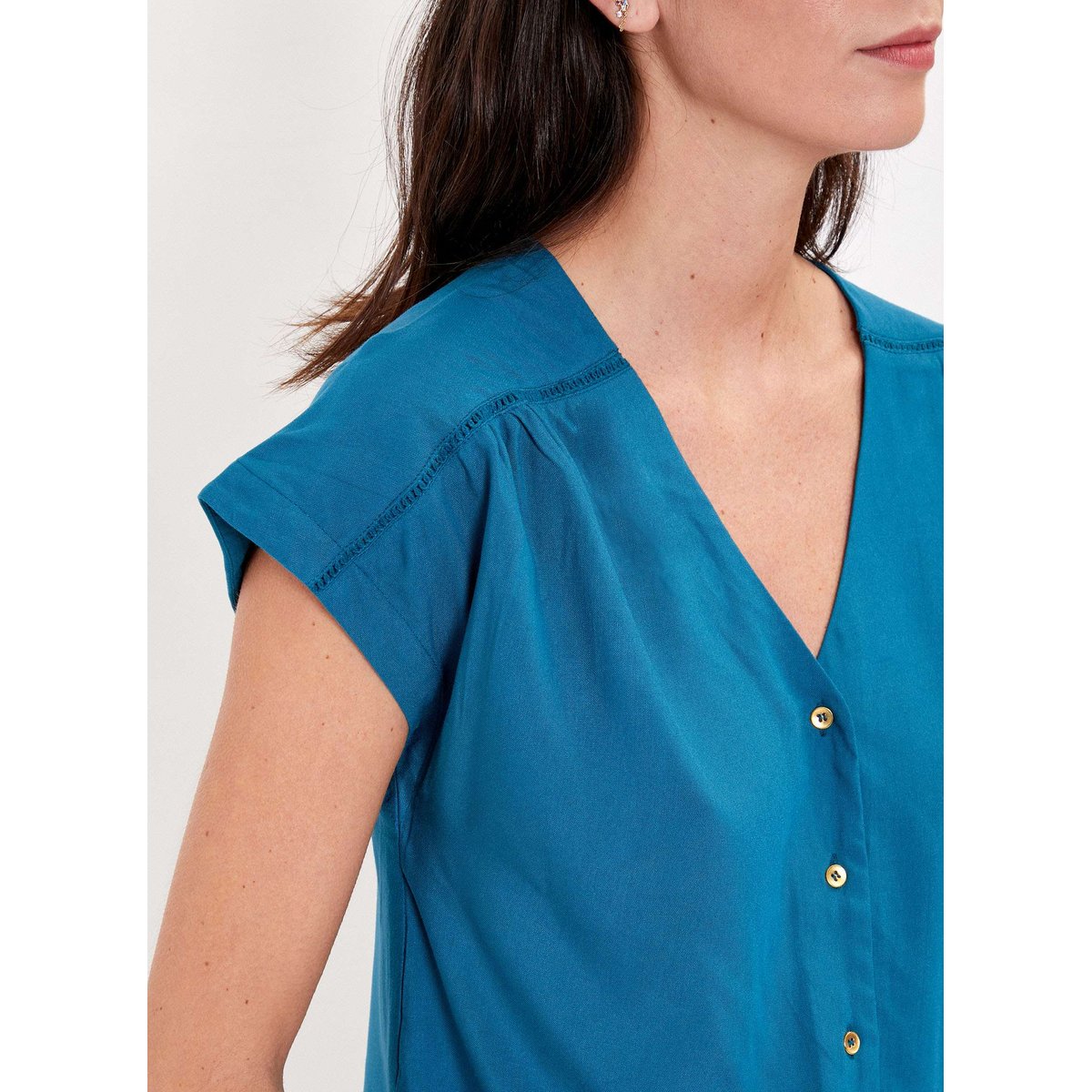 Blouse fluide col V VALERIA bleu canard, LA FIANCÉE